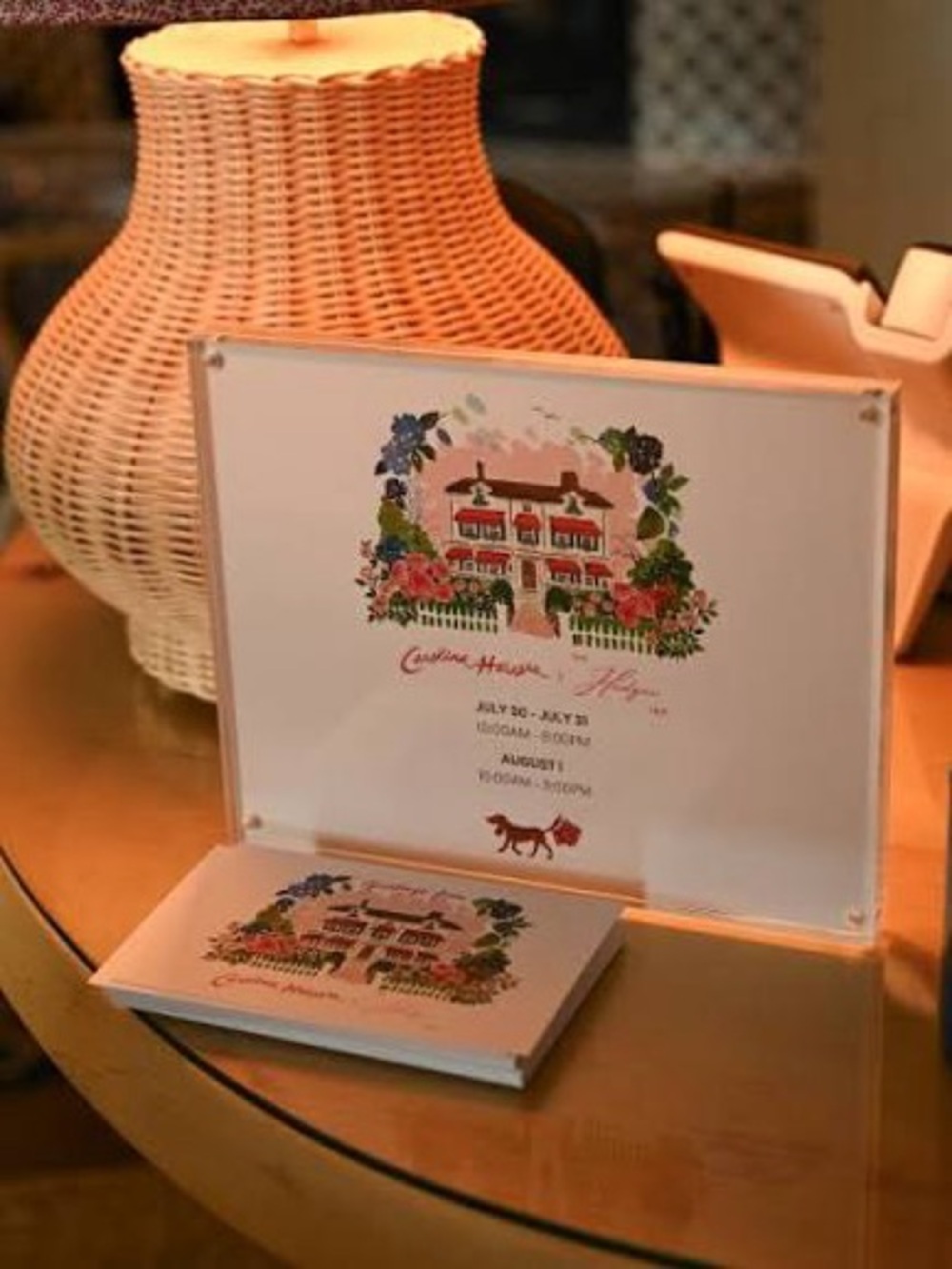 NEW Carolina Herrera x The Hedges Inn Collab Limited Cream Canvas Mini-Tote - Picture 7 of 7